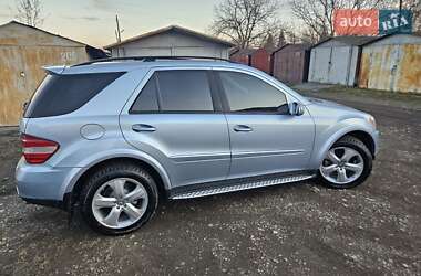 Внедорожник / Кроссовер Mercedes-Benz M-Class 2006 в 