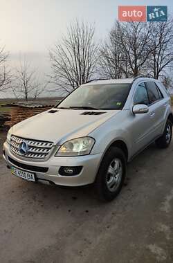 Позашляховик / Кросовер Mercedes-Benz M-Class 2007 в 
