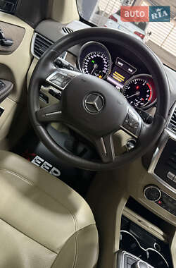 Внедорожник / Кроссовер Mercedes-Benz M-Class 2013 в 
