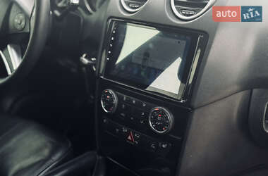 Позашляховик / Кросовер Mercedes-Benz M-Class 2009 в 