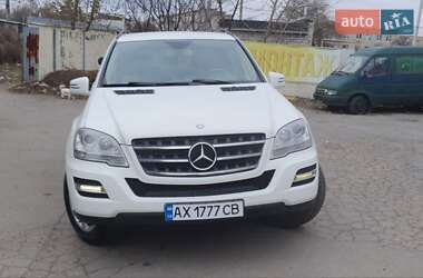 Внедорожник / Кроссовер Mercedes-Benz M-Class 2010 в 