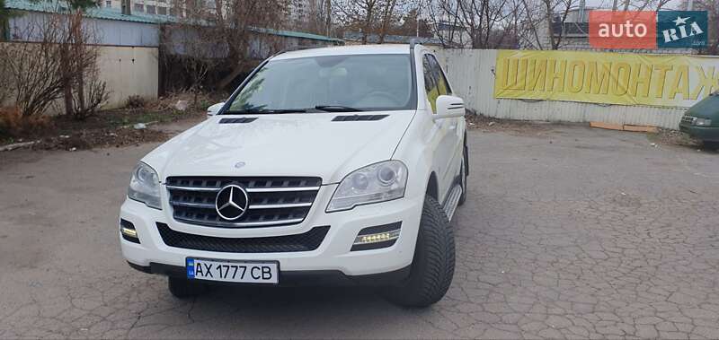 Внедорожник / Кроссовер Mercedes-Benz M-Class 2010 в 