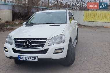 Внедорожник / Кроссовер Mercedes-Benz M-Class 2010 в 