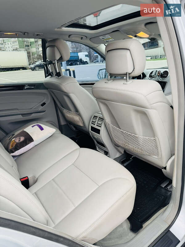 Внедорожник / Кроссовер Mercedes-Benz M-Class 2009 в Сумах