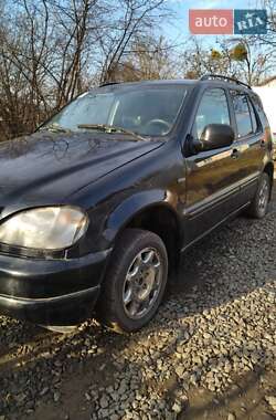 Внедорожник / Кроссовер Mercedes-Benz M-Class 1998 в 