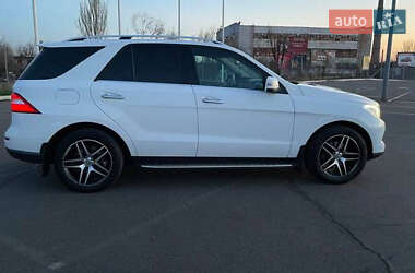 Позашляховик / Кросовер Mercedes-Benz M-Class 2013 в 