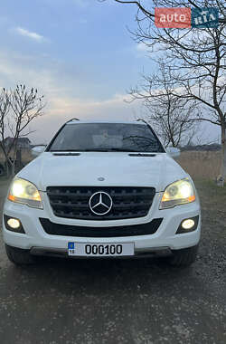Внедорожник / Кроссовер Mercedes-Benz M-Class 2010 в 