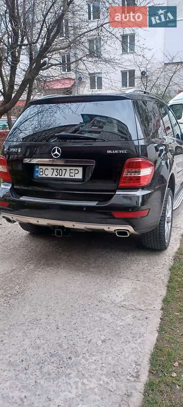Внедорожник / Кроссовер Mercedes-Benz M-Class 2011 в Львове