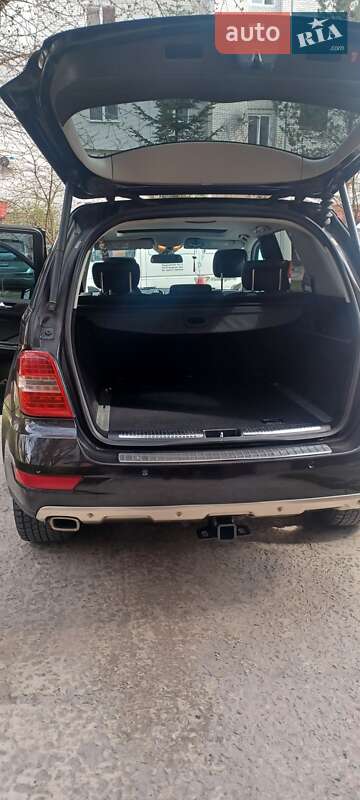 Внедорожник / Кроссовер Mercedes-Benz M-Class 2011 в Львове