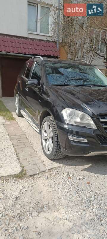 Внедорожник / Кроссовер Mercedes-Benz M-Class 2011 в Львове