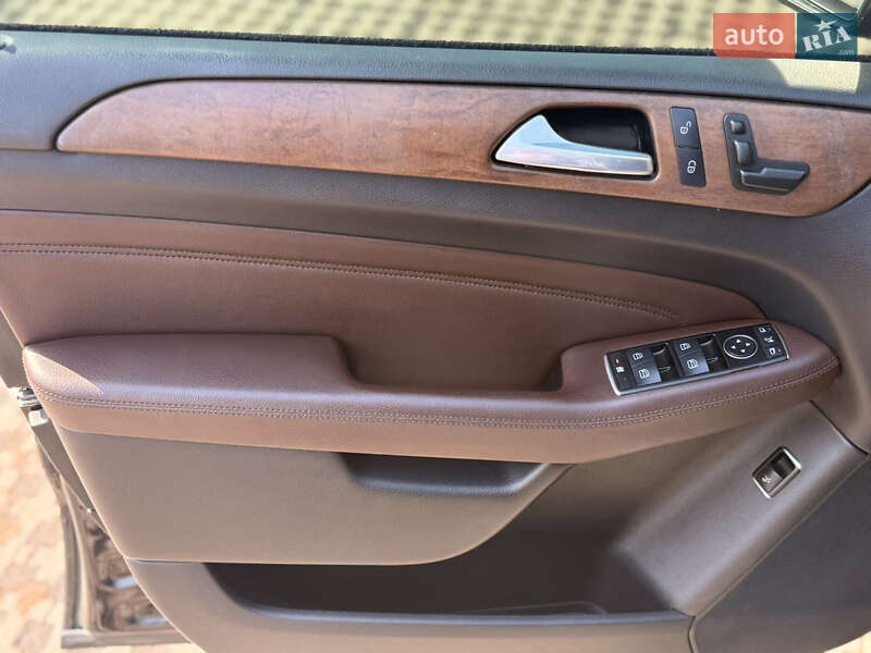 Позашляховик / Кросовер Mercedes-Benz M-Class 2013 в Києві