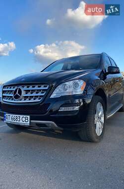 Внедорожник / Кроссовер Mercedes-Benz M-Class 2011 в 