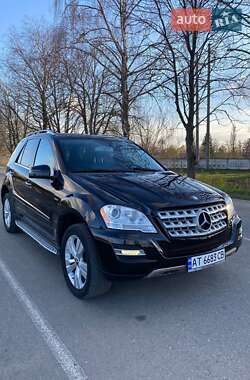 Mercedes-Benz M-Class 2011 Mercedes-Benz M-Class 2011