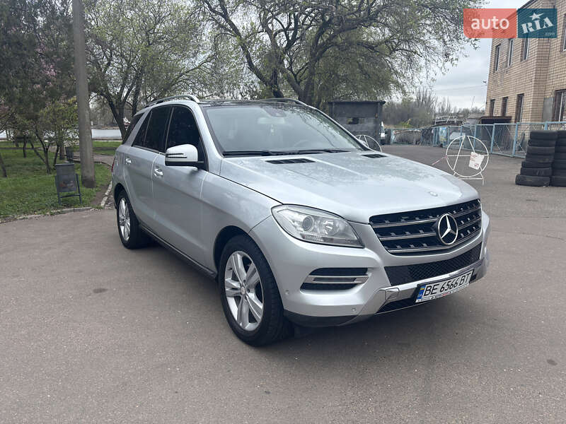 Внедорожник / Кроссовер Mercedes-Benz M-Class 2013 в 