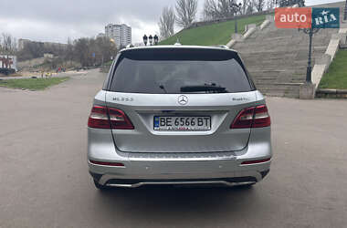 Внедорожник / Кроссовер Mercedes-Benz M-Class 2013 в 