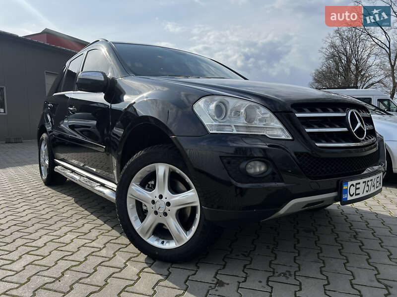 Внедорожник / Кроссовер Mercedes-Benz M-Class 2009 в Новоселице