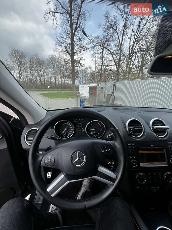 Внедорожник / Кроссовер Mercedes-Benz M-Class 2009 в Новоселице