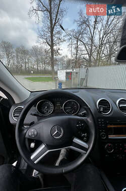 Позашляховик / Кросовер Mercedes-Benz M-Class 2009 в 
