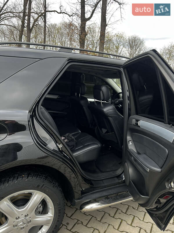 Внедорожник / Кроссовер Mercedes-Benz M-Class 2009 в Новоселице