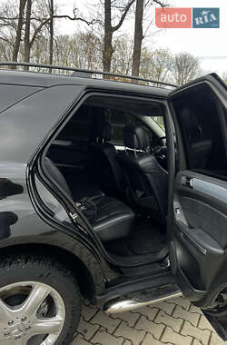 Позашляховик / Кросовер Mercedes-Benz M-Class 2009 в 