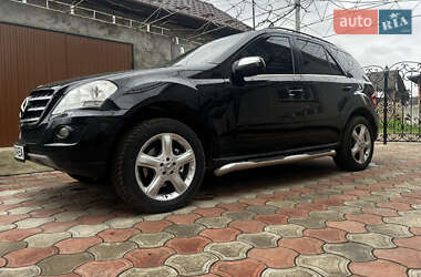 Позашляховик / Кросовер Mercedes-Benz M-Class 2009 в 