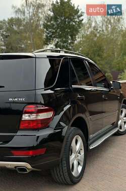 Внедорожник / Кроссовер Mercedes-Benz M-Class 2011 в 