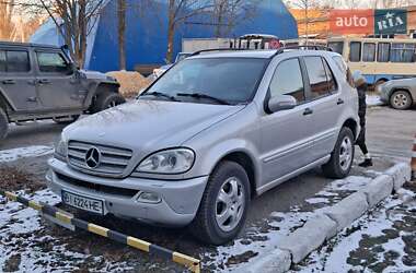 Внедорожник / Кроссовер Mercedes-Benz M-Class 2002 в 