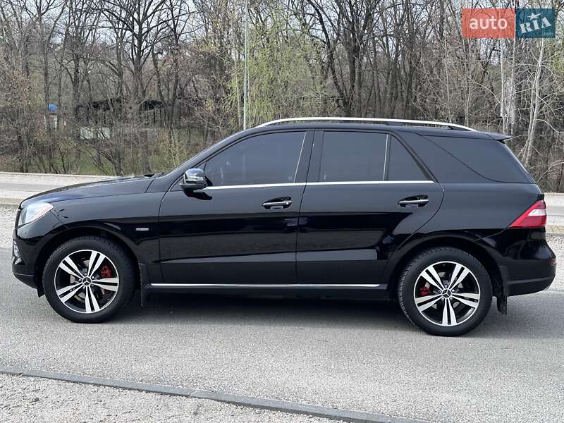 Позашляховик / Кросовер Mercedes-Benz M-Class 2012 в Дніпрі