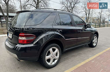 Внедорожник / Кроссовер Mercedes-Benz M-Class 2006 в 