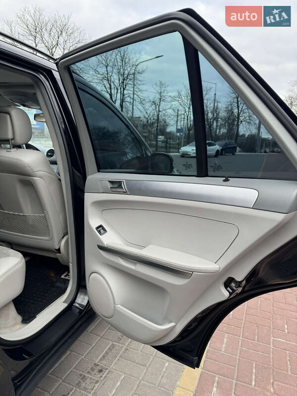 Позашляховик / Кросовер Mercedes-Benz M-Class 2006 в Києві