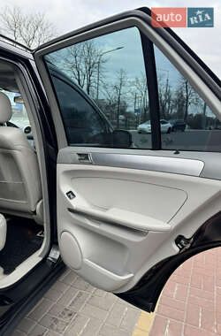 Внедорожник / Кроссовер Mercedes-Benz M-Class 2006 в 