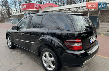 Внедорожник / Кроссовер Mercedes-Benz M-Class 2006 в 