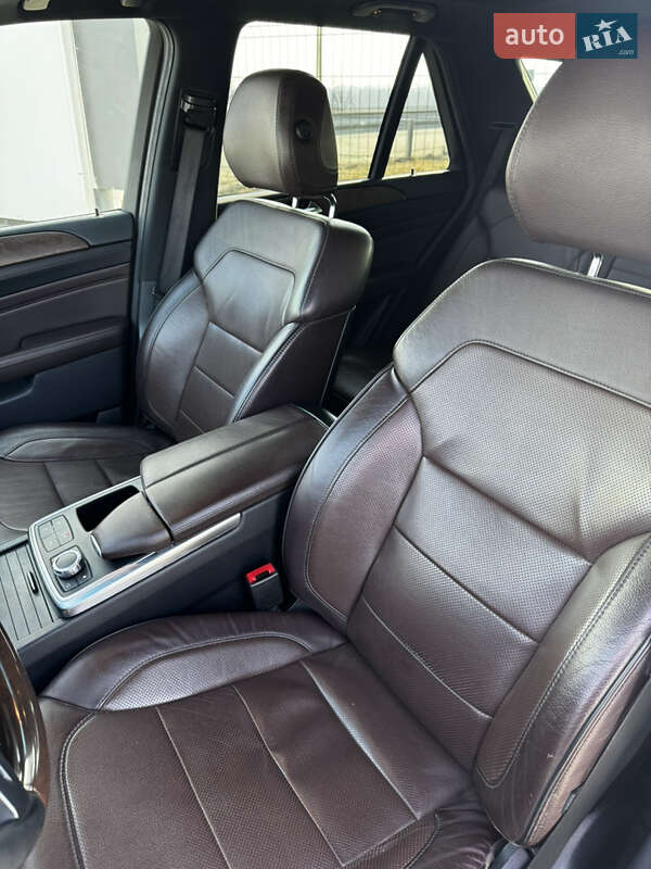 Позашляховик / Кросовер Mercedes-Benz M-Class 2012 в Чернівцях