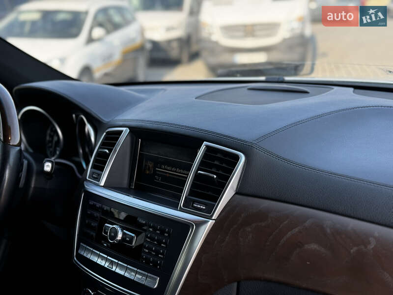 Позашляховик / Кросовер Mercedes-Benz M-Class 2012 в Чернівцях