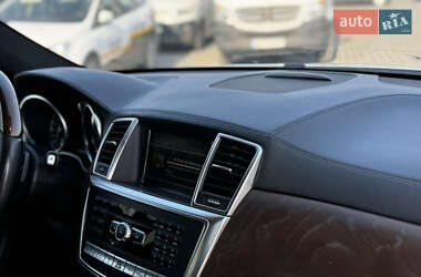 Внедорожник / Кроссовер Mercedes-Benz M-Class 2012 в 