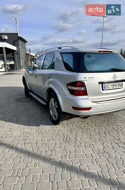 Внедорожник / Кроссовер Mercedes-Benz M-Class 2009 в 