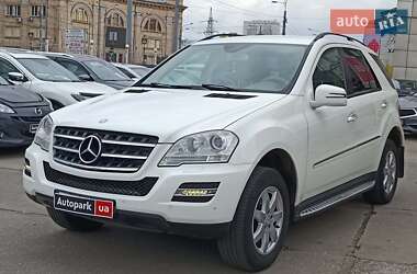 Mercedes-Benz M-Class 2010 Mercedes-Benz M-Class 2010