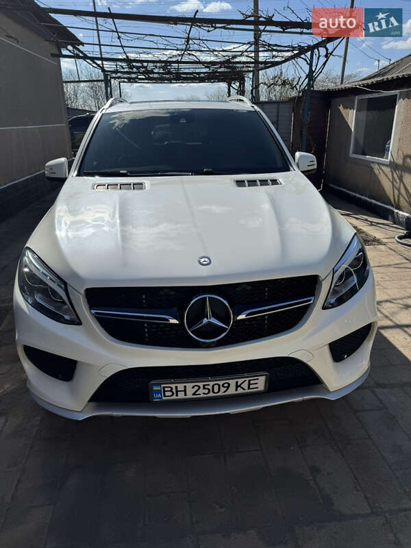 Mercedes-Benz M-Class 2011