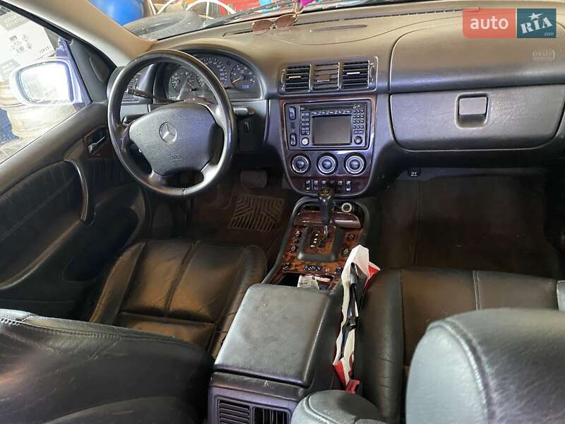 Внедорожник / Кроссовер Mercedes-Benz M-Class 2002 в Черновцах