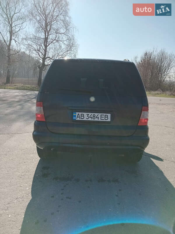 Внедорожник / Кроссовер Mercedes-Benz M-Class 2002 в Гнивани
