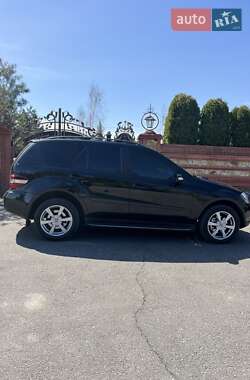 Внедорожник / Кроссовер Mercedes-Benz M-Class 2006 в 