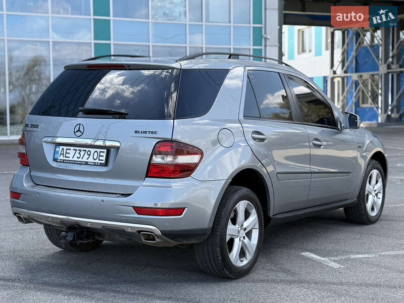 Позашляховик / Кросовер Mercedes-Benz M-Class 2011 в Дніпрі