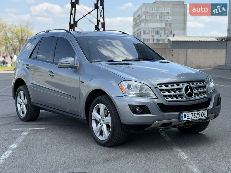 Позашляховик / Кросовер Mercedes-Benz M-Class 2011 в Дніпрі