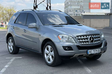 Внедорожник / Кроссовер Mercedes-Benz M-Class 2011 в 