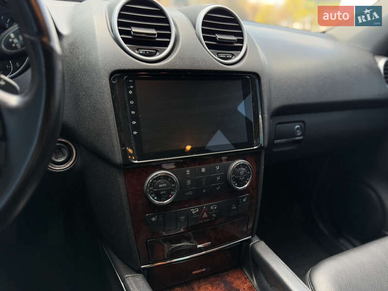 Позашляховик / Кросовер Mercedes-Benz M-Class 2011 в Дніпрі