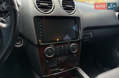 Внедорожник / Кроссовер Mercedes-Benz M-Class 2011 в 