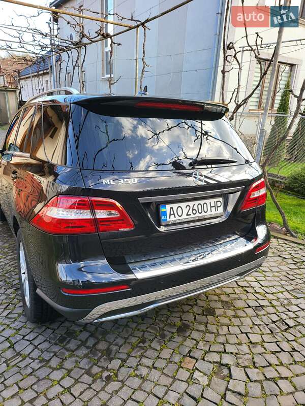 Внедорожник / Кроссовер Mercedes-Benz M-Class 2013 в Мукачево