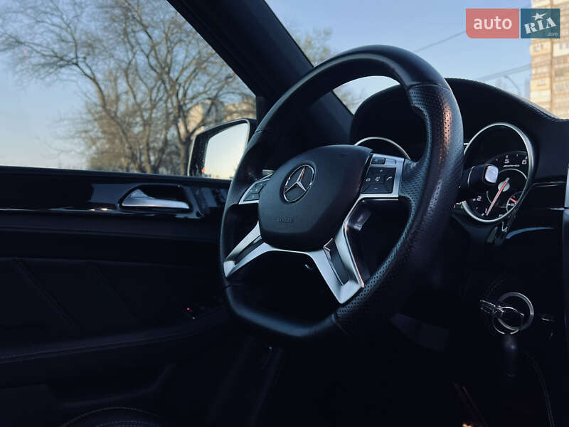 Внедорожник / Кроссовер Mercedes-Benz M-Class 2015 в Одессе