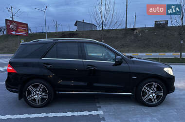 Позашляховик / Кросовер Mercedes-Benz M-Class 2012 в 