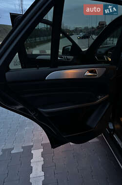 Позашляховик / Кросовер Mercedes-Benz M-Class 2012 в 